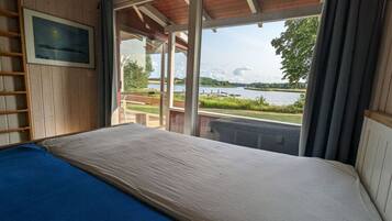 House | 2 bedrooms, individually furnished