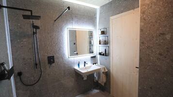 Apartment | Badezimmer