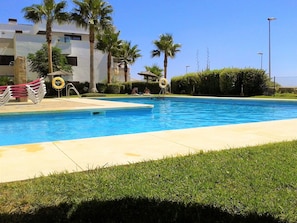 House | Pool
