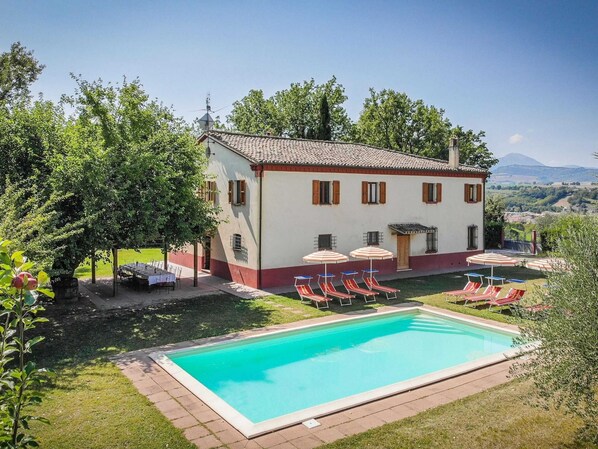 Villa | Pool | Inomhuspool och utomhuspool