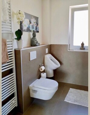 Apartment | Bathroom | Towels