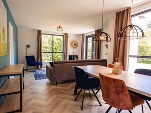 House | Dining - Holiday Home in Nijmegen With Garden Terrace (Ewijk)