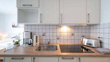 House | Private kitchen | Electric kettle, toaster