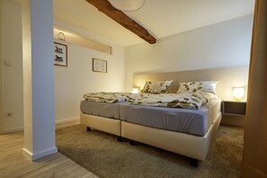 3 bedrooms, iron/ironing board, Internet, bed sheets