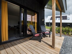 Villa | Exterior - Villa in Friesland With Garden and Terrace (Sint Nicolaasga)