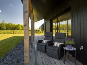Villa | Exterior - Villa in Friesland With Garden and Terrace (Sint Nicolaasga)