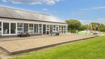 House | Outdoor dining