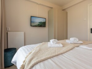 House | 2 bedrooms, bed sheets