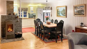 House | Dining