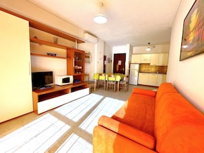 Living room - Apartment in Caorle With Private Terrace (Caorle)