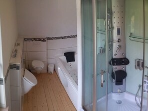 Apartment | Badezimmer | Handtücher