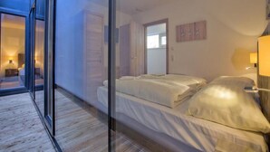 House - Alpine Apartment Near Ski Lift for 8 (Neukirchen am Grossvenediger)
