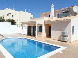 House | Pool