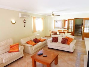 House | Living area - Modern Villa With Private Swimming Pool Close to Albufeira Old Village (Albufeira)