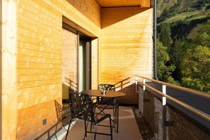 Apartment | Outdoor dining