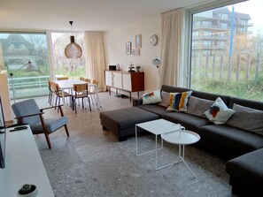Apartment | Living room - Apartment in Nieuwpoort Near the Beach (Koksijde)