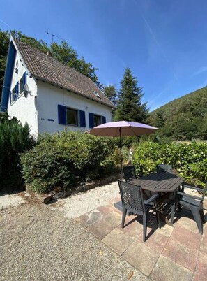 Dining - Idyllic Holiday Home (Wachenheim an der Weinstrasse)