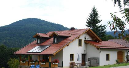 Schellenberg Modern Retreat