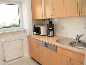 Appartement | Privékeuken | Een oven, een waterkoker, een broodrooster