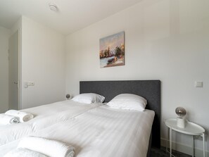 House | 4 bedrooms, individually furnished, bed sheets