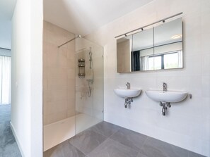 House | Bathroom