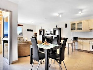 Apartment | Private kitchen - Belvilla by OYO Apartamento Sol y Paraaso I (Adeje)