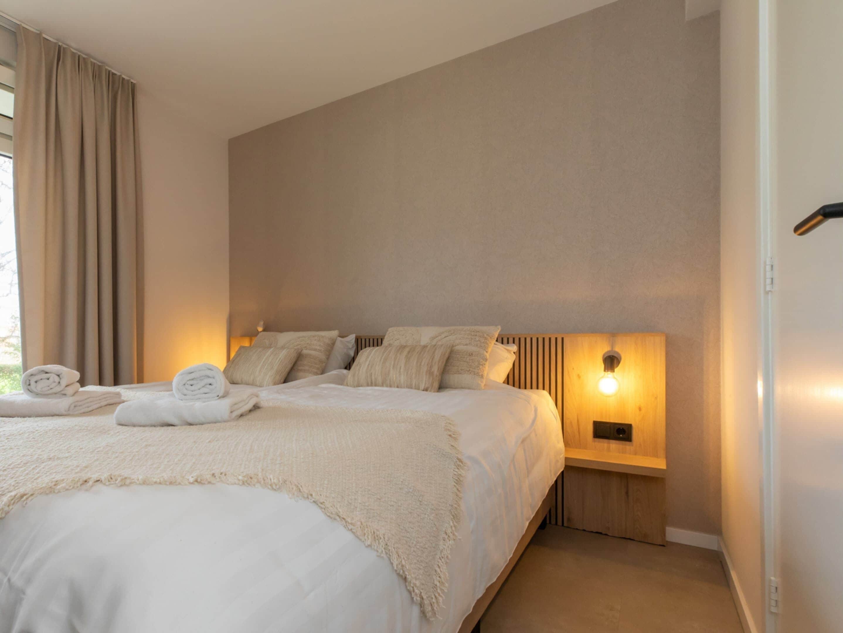 Nhà | 2 phòng ngủ, bộ trải giường 