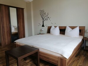 House | 3 bedrooms, individually furnished, iron/ironing board - Harz Enjoyment Modern Retreat (Wernigerode)