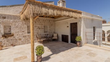 VR202 Terrace Luxury Suite | Terrace/patio