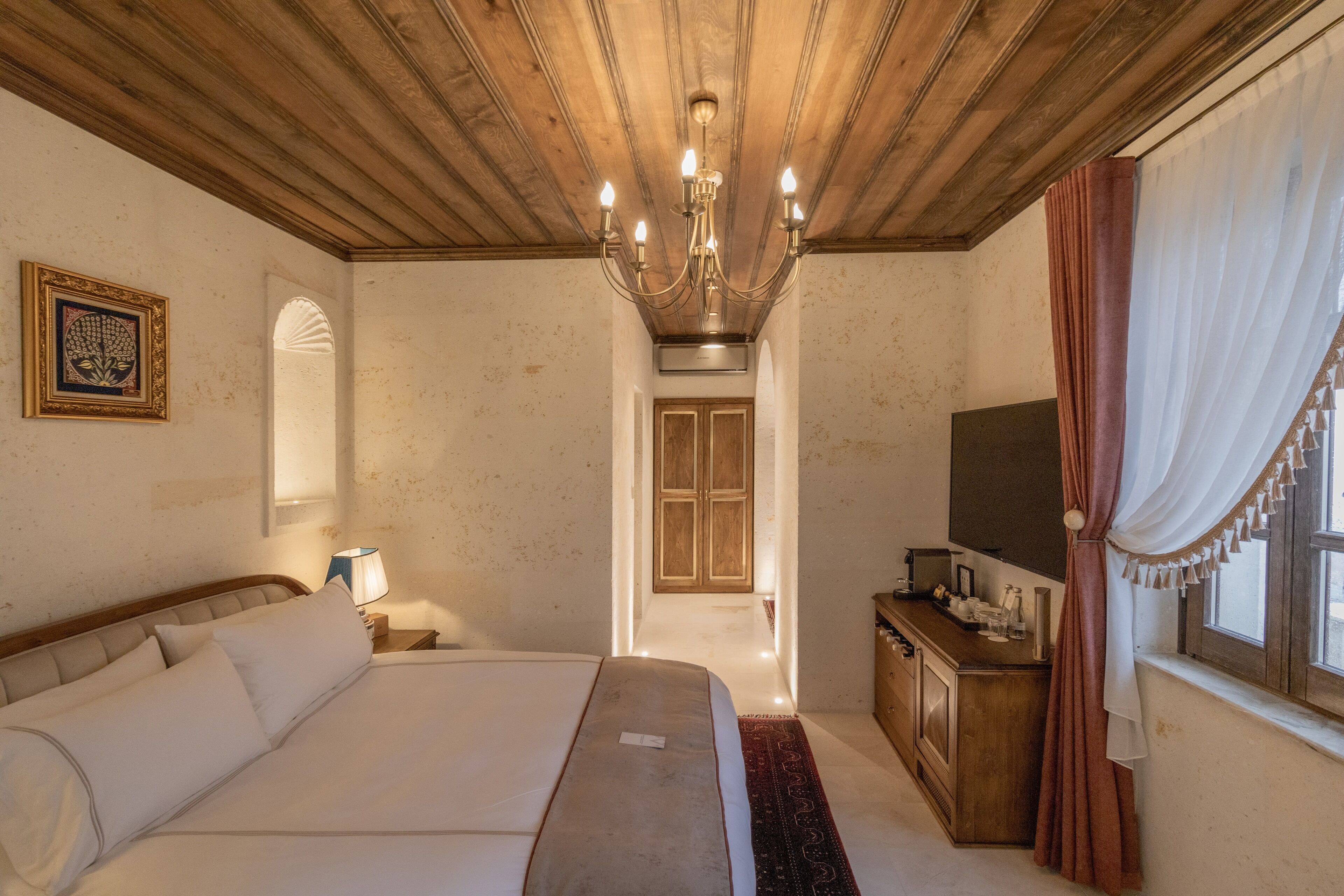 VR202 Terrace Luxury Suite | Sengetøy av topp kvalitet, memory foam-senger, minibar og safe på rommet