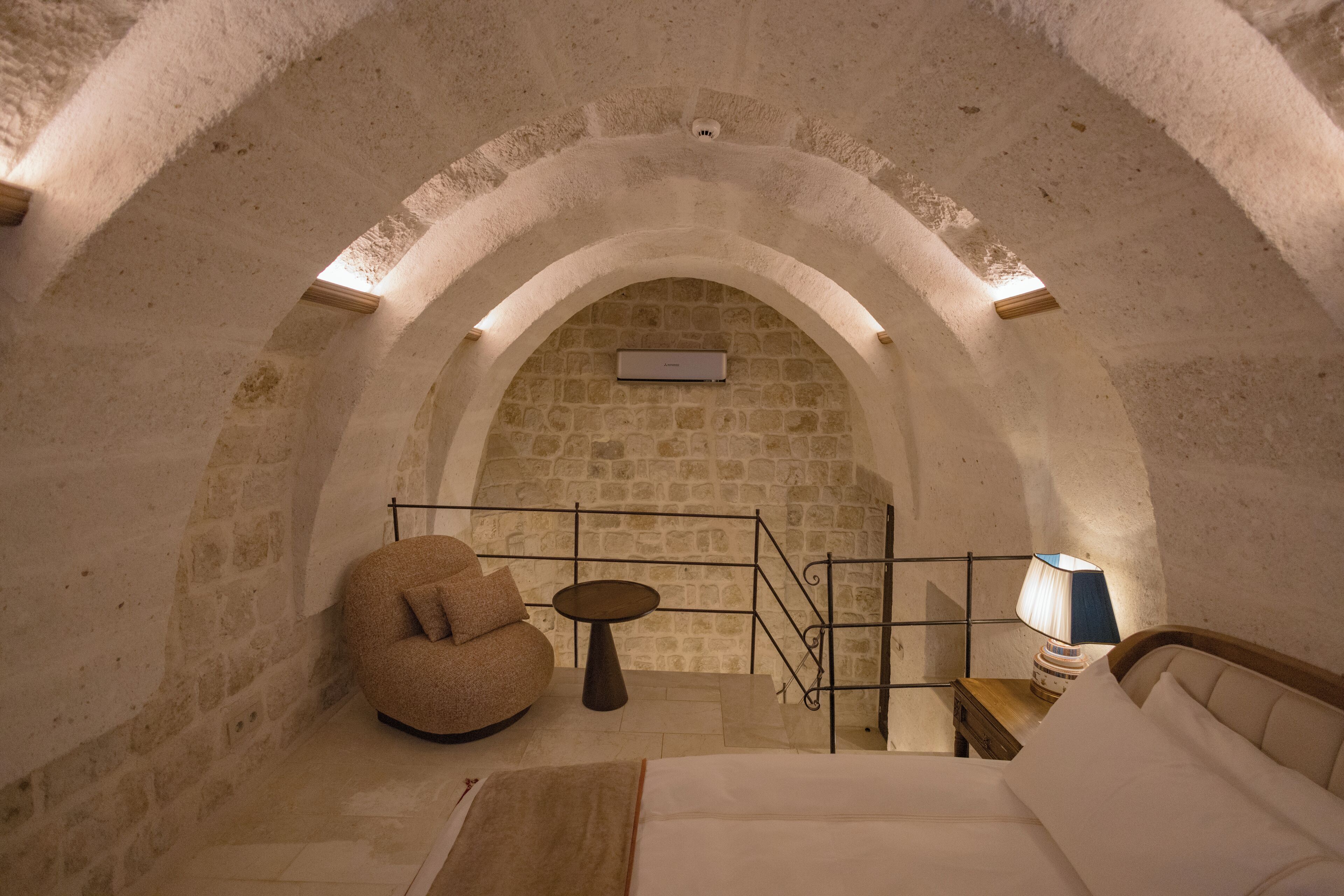 VR102 Heritage Loft | Premium bedding, memory-foam beds, minibar, in-room safe