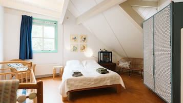 House | 2 bedrooms, individually furnished