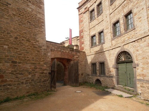 Salmagundi Comfortable Holiday Residence