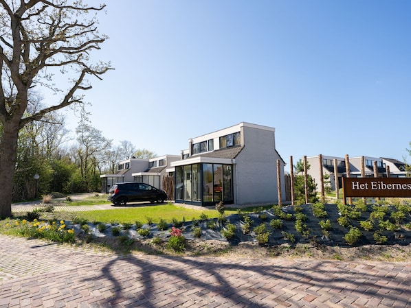 Exterior - Cottage on a Vacation Park (De Cocksdorp)