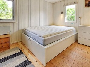 House | 2 bedrooms, individually furnished - 5 Person Holiday Home in Karrebaeksminde (Karrebæksminde)