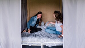Tent | 3 slaapkamers, individueel gemeubileerd, beddengoed