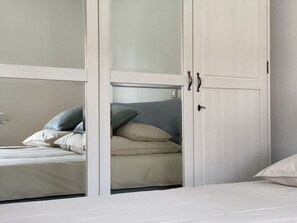 2 bedrooms, iron/ironing board