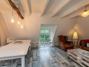 House | Dining - Cozy Apartment at the Foot of the Dunes (Biggekerke)