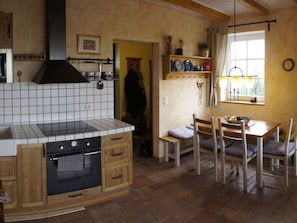 LÀgenhet | Eget kök | Ugn, vattenkokare och brödrost