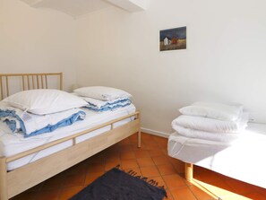 House | 2 bedrooms, individually furnished - 5 Person Holiday Home in Storvorde (Storvorde)