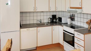 House | Private kitchen - 5 Person Holiday Home in Storvorde (Storvorde)