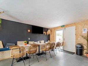 House | Dining - Luxurious Studio on the Border of Zeeland (Stellendam)