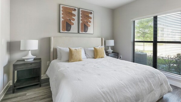 1 bedroom, desk, iron/ironing board, WiFi