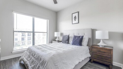 Landing | Incredible 2BD, Gym, Pool