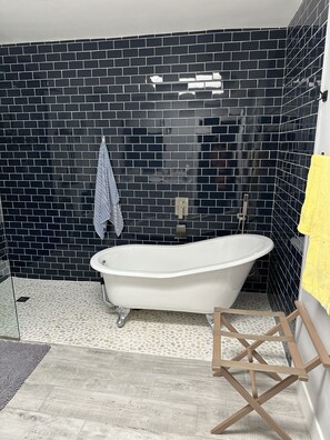 Dusche, Handtücher, Seife, Shampoo