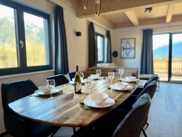 Chalet | Ruokailu