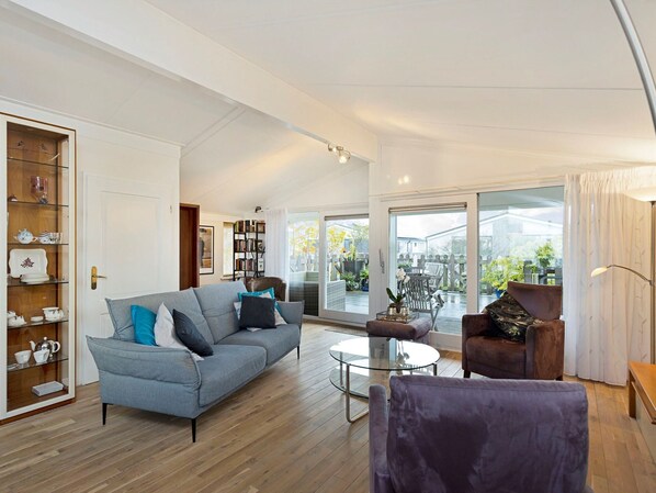 House | Living area - Lovely Family Villa With Garden in Kamperland (Kamperland)