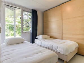 House - Lovely Family Villa With Garden in Kamperland (Kamperland)