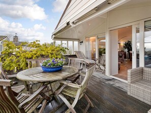 House | Balcony - Lovely Family Villa With Garden in Kamperland (Kamperland)