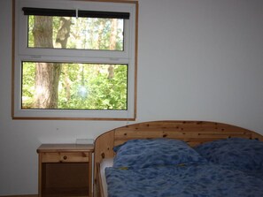 House | 1 bedroom, individually furnished